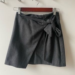 Babaton tie front skirt (Size 0)